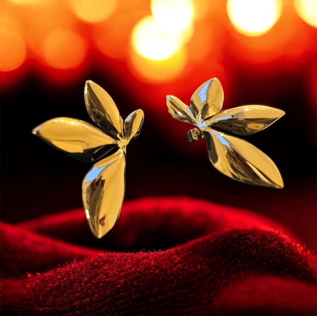 Boucles d’oreilles dorées “Eliora” – Élégance naturelle et confiance